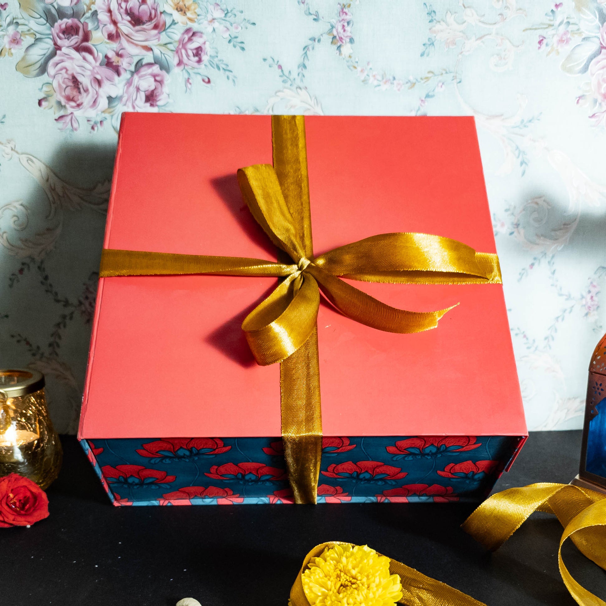 Golden Aura Box