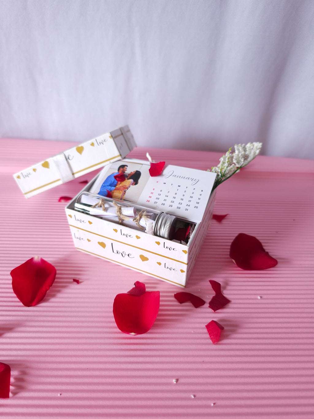 Magnetic Calendar hamper