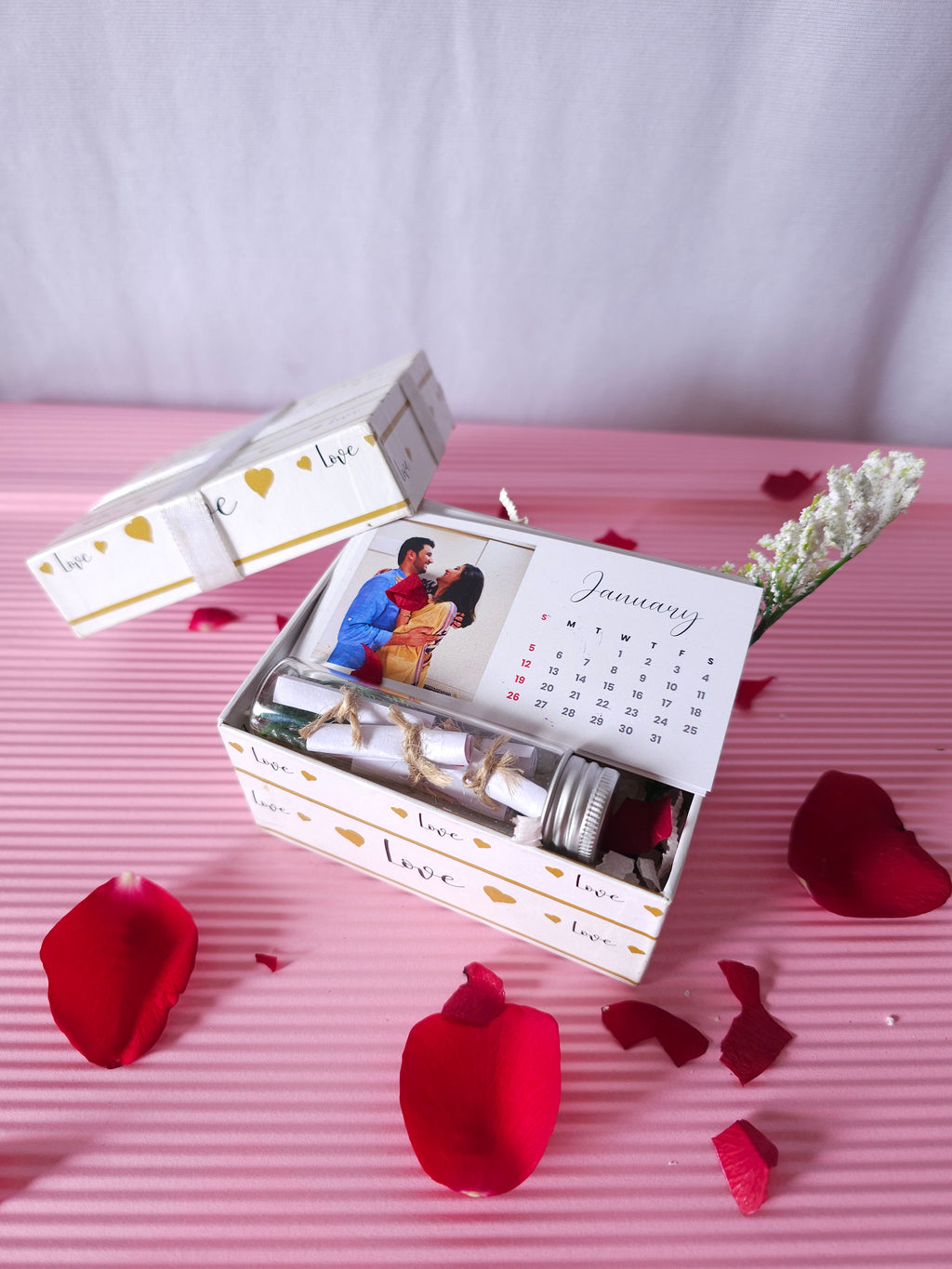 Magnetic Calendar hamper